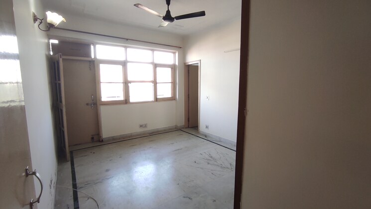 Room, devindar-vihar 3 Bedroom 1650 Sq.Ft. Apartment In Sector 56 Gurgaon 9314320