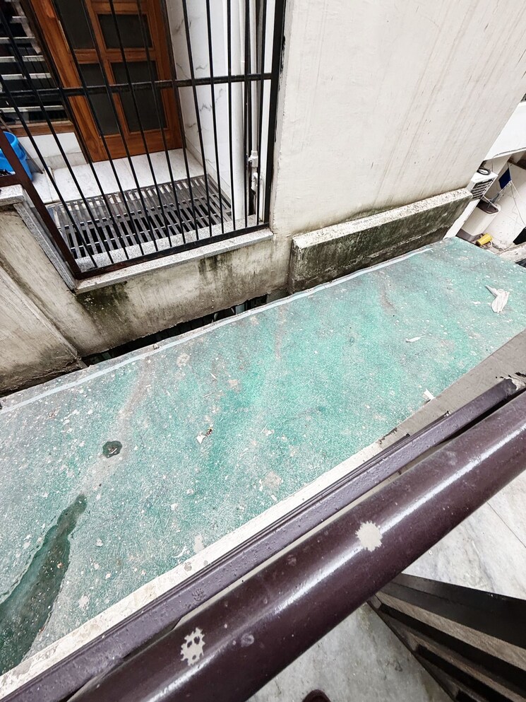 Balcony, sector 45 2 Bedroom 1350 Sq.Ft. Builder Floor In Sector 45 Gurgaon 9314478