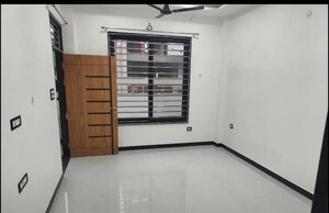 Room in 3 BHK Independent House at Sultanpur Road – for Rent