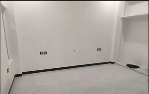 Room in 3 BHK Independent House at Sultanpur Road – for Rent