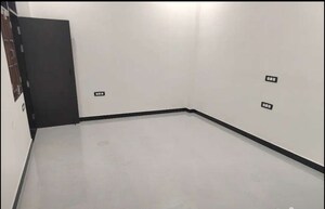 Room in 3 BHK Independent House at Sultanpur Road – for Rent