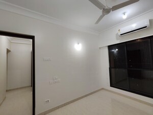 2 BHK Apartment For Rent in K Raheja Raheja Residency, Malad East