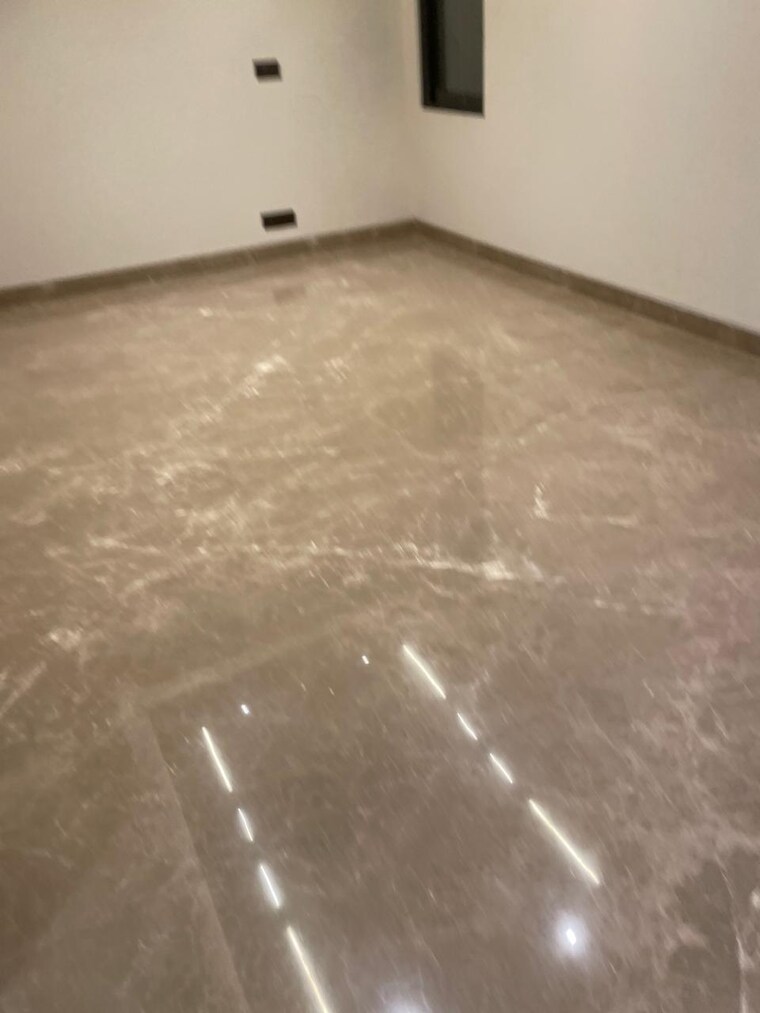 Room, greater kailash ii 3 Bedroom 250 Sq.Yd. Builder Floor In Greater Kailash ii Delhi 9314516