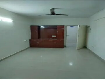 Room in 2 BHK Apartment at Sector 102 – for Rent