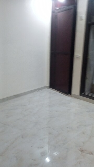 Room in 2 BHK Builder Floor at Nasirpur Dwarka – for Rent