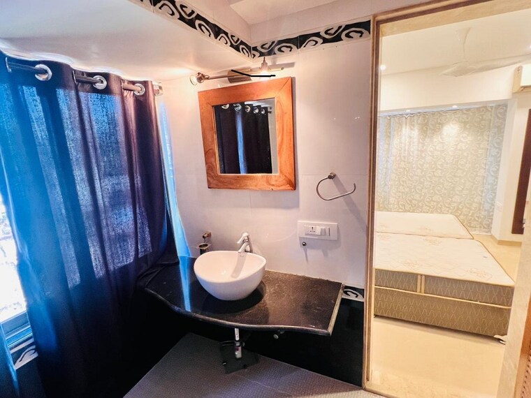 Bathroom, bandra west 3 Bedroom 1200 Sq.Ft. Apartment In Bandra West Mumbai 9314555