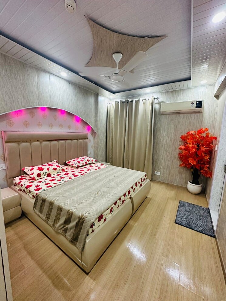 Bedroom, dlf-new-town-heights-i 3.5 Bedroom 1930 Sq.Ft. Apartment In Sector 90 Gurgaon 9314505