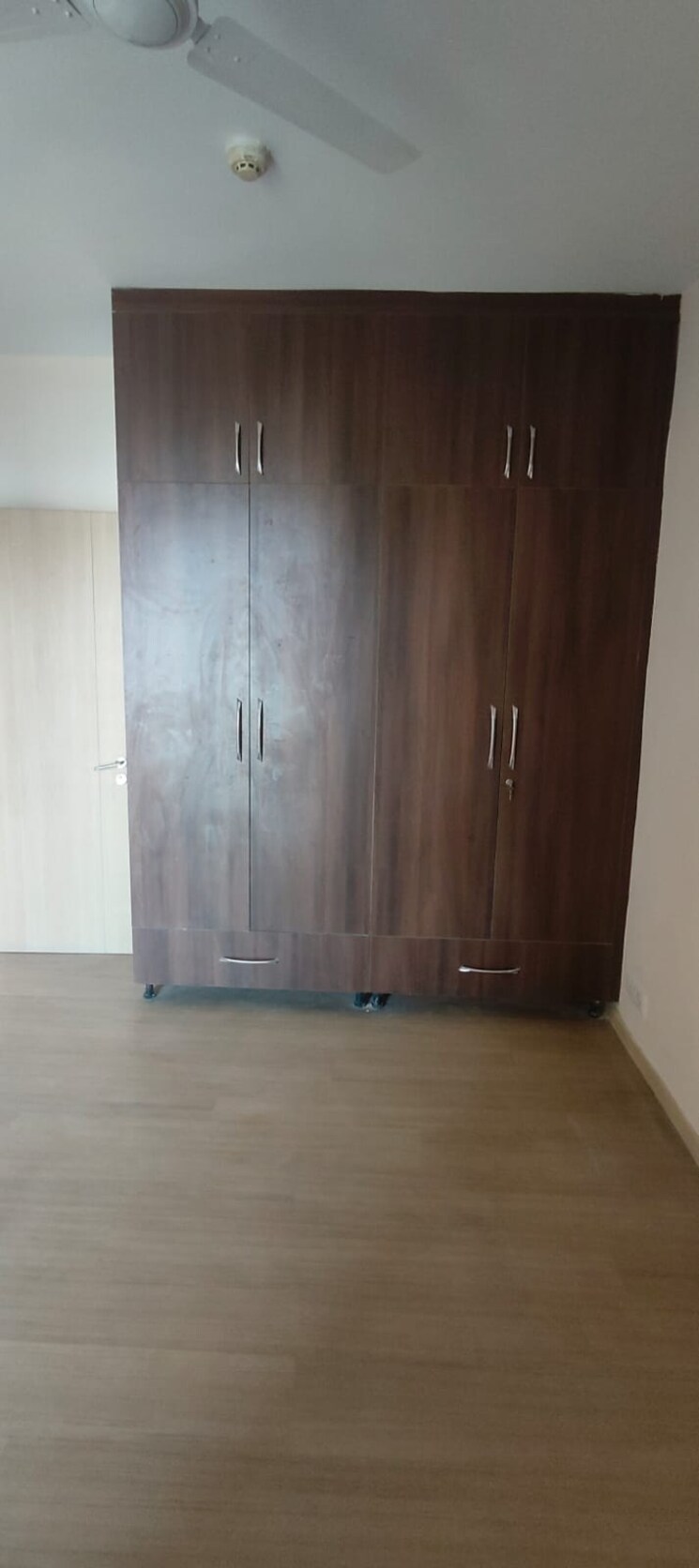 Room, dlf-new-town-heights-iii 3.5 Bedroom 1930 Sq.Ft. Apartment In Sector 91 Gurgaon 9314559