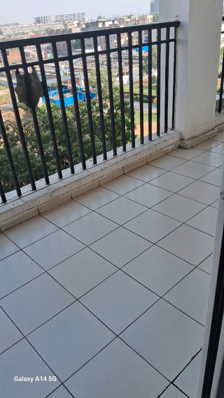 Balcony, motiaz-royal-citi 3 Bedroom 1910 Sq.Ft. Apartment In Ambala Highway Zirakpur 9314577