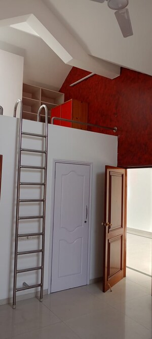 Room in 4 BHK Apartment at Prestige White Meadows Villas, Whitefield – for Sale