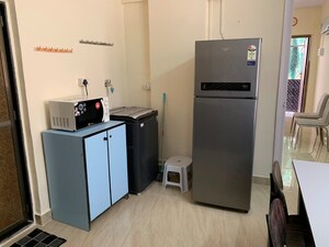 Room in 1 BHK Apartment at Bandra West – for Rent