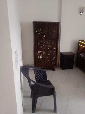 Furnished Amenities in 1 BHK Builder Floor at Lajpat Nagar – for Rent