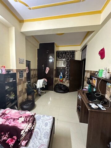 Living Room in 1.5 BHK Independent House at Malviya Nagar – for Rent