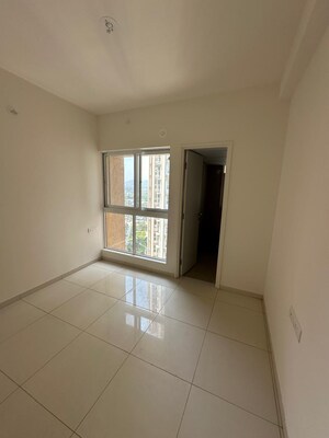 Room in 3 BHK Apartment at Godrej Green Vistas, Mahalunge – for Rent