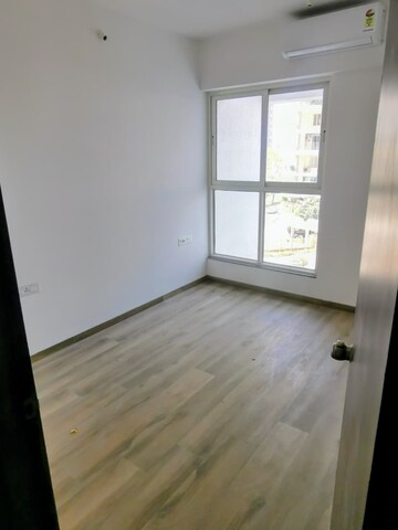 Room in 3 BHK Apartment at Goel Ganga Serio E F Building, Kharadi – for Rent