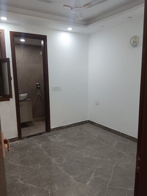 Room in 4 BHK Builder Floor at Panchsheel Vihar – for Rent