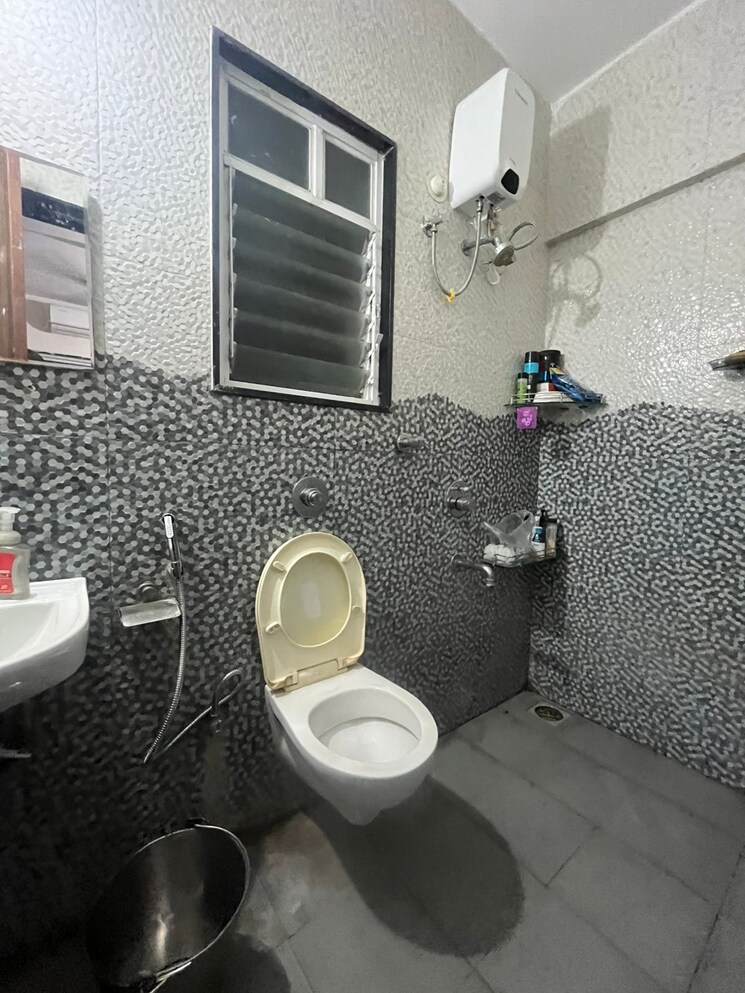 Bathroom, krishna-aeropolis 2.5 Bedroom 745 Sq.Ft. Apartment In Lohgaon Pune 9314643