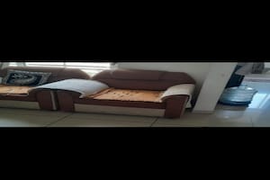 Bedroom in 2 BHK Builder Floor at Dahisar West – for Rent