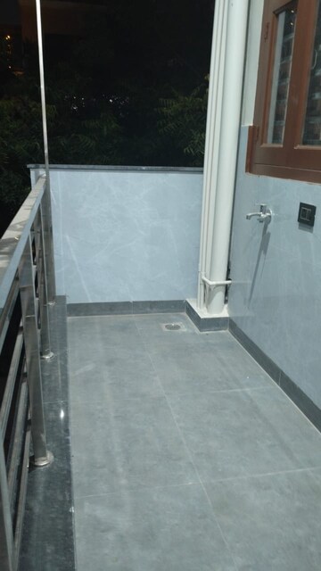 Balcony in 2 BHK Builder Floor at Sector 45 – for Rent