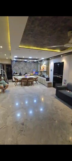 4 BHK + Servant Room Apartment For Sale in Sadguru CHS Dahisar East