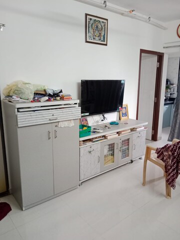 Master Bedroom in 2 BHK Apartment at Sai Shradha Phase 1, Dahisar East – for Rent