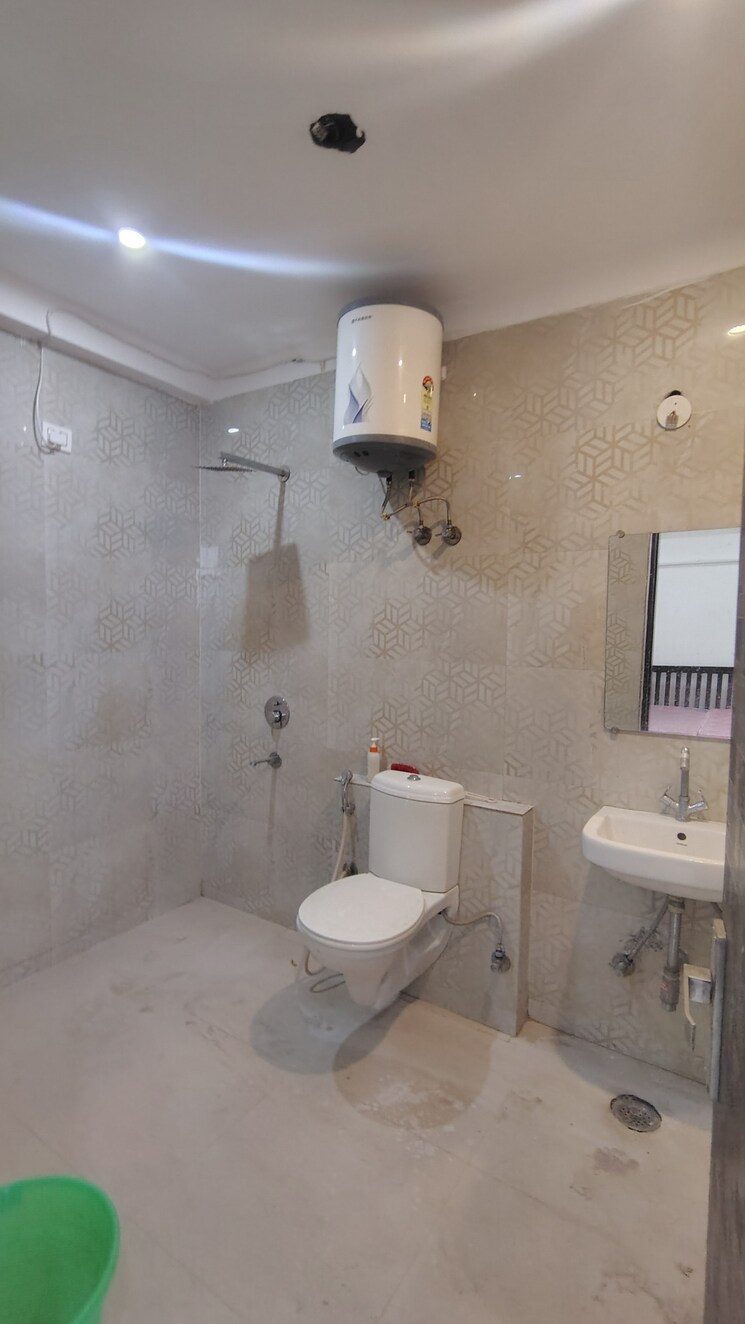 Bathroom, m3m-atrium 3 Bedroom 1800 Sq.Ft. Builder Floor In Sector 57 Gurgaon 9315020