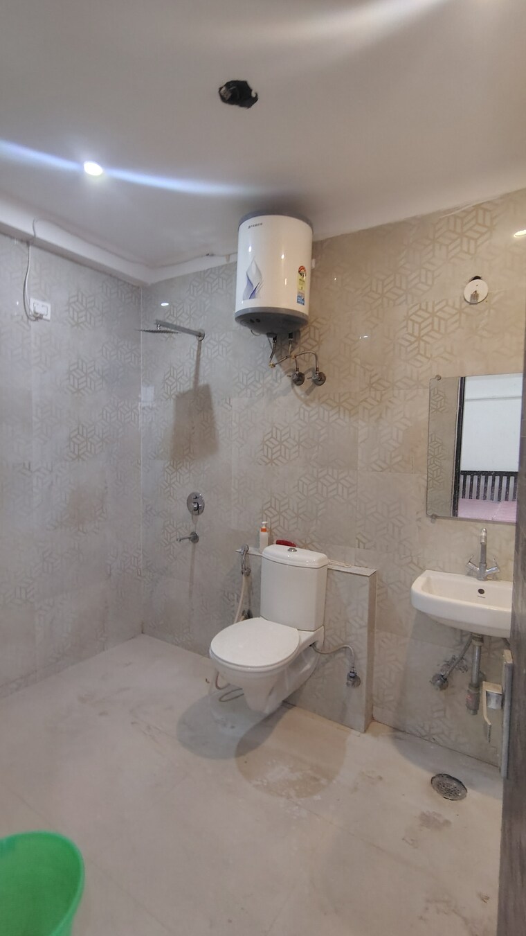 Bathroom, m3m-atrium 3 Bedroom 1800 Sq.Ft. Builder Floor In Sector 57 Gurgaon 9315020