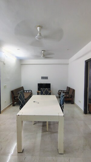 Team Area in 3 BHK Builder Floor at M3M Atrium, Sector 57 – for Rent