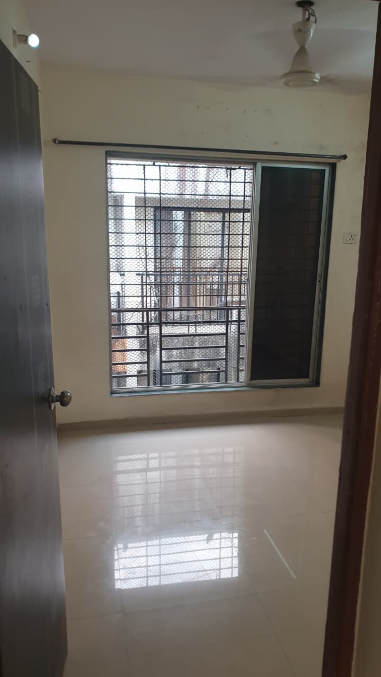 Room, sector 11 kopar khairane 1 Bedroom 450 Sq.Ft. Apartment In Sector 11 Kopar Khairane Navi Mumbai 9315030