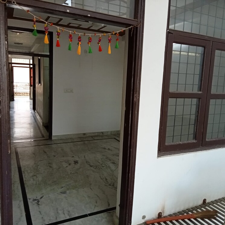 Balcony, adchini 1.5 Bedroom 300 Sq.Ft. Builder Floor In Adchini Delhi 9315041