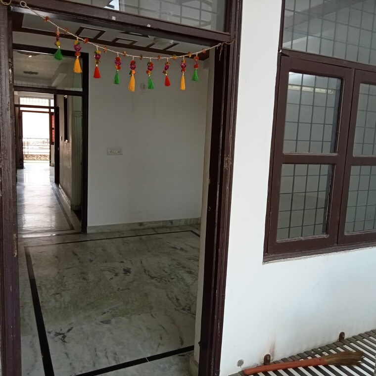 Balcony, adchini 1.5 Bedroom 300 Sq.Ft. Builder Floor In Adchini Delhi 9315041