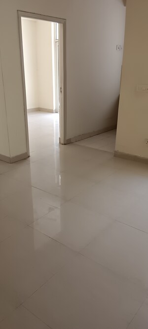 2 BHK Apartment For Rent in Shree Vardhman Mantra, Sector 67