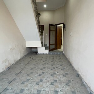 Room in 2 BHK Apartment at Ishaan Apartment, Prabhadevi – for Rent