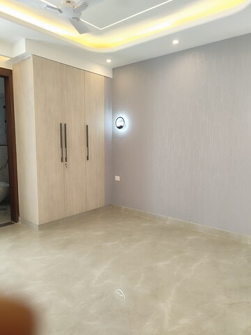 Room in 3 BHK Builder Floor at Vatika INXT Evolution, Sector 83 – for Sale