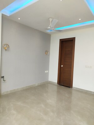 Room in 3 BHK Builder Floor at Vatika INXT Evolution, Sector 83 – for Sale