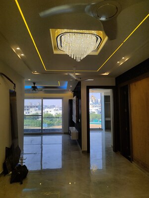 Room in 3 BHK Builder Floor at Vatika INXT Evolution, Sector 83 – for Sale