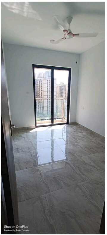 Room in 3 BHK Apartment at Risland The Icon, Dhokali – for Rent