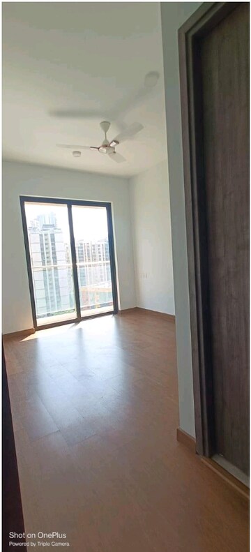 Room in 3 BHK Apartment at Risland The Icon, Dhokali – for Rent
