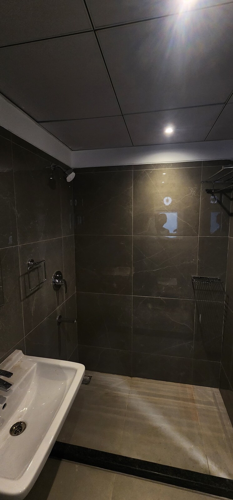 Bathroom, rajapushpa-provincia 3 Bedroom 1715 Sq.Ft. Apartment In Narsingi Hyderabad 9315092