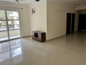 Room in 3 BHK Apartment at Prestige Notting Hill, Bannerghatta Road – for Rent