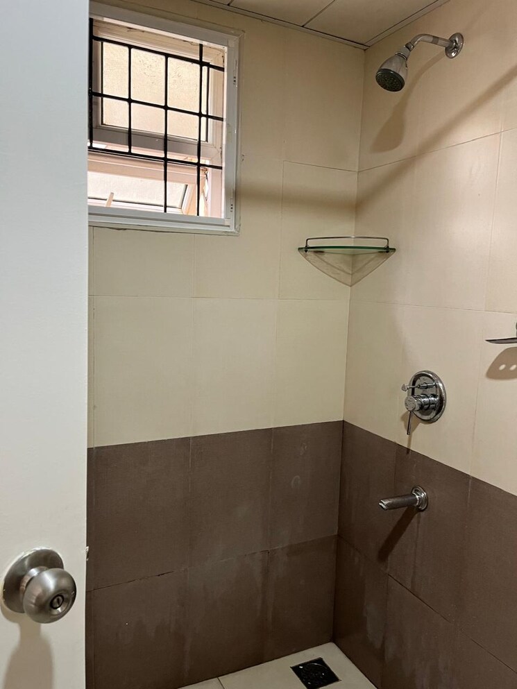 Bathroom, prestige-notting-hill 3 Bedroom 1700 Sq.Ft. Apartment In Bannerghatta Road Bangalore 9315077