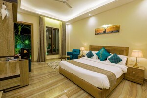 Bedroom in 6+ BHK Independent House at Ramnagar – for Sale