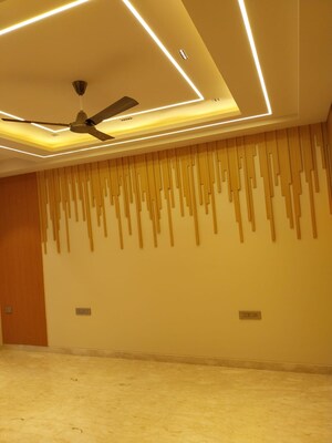 Furnished Amenities in 4 BHK Builder Floor at Malibu Shopping Arcade, Sector 47 – for Sale