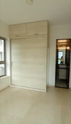 Room in 2 BHK Apartment at L&T Emerald Isle, Powai – for Rent