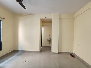 Room in 1 BHK Apartment at Seawoods – for Sale