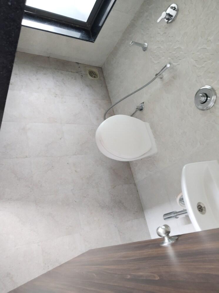 Bathroom, uk-iridium 2 Bedroom 544 Sq.Ft. Apartment In Kandivali East Mumbai 9315113