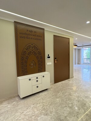 Room in 4 BHK Builder Floor at Uppal Southend, Sector 49 – for Sale