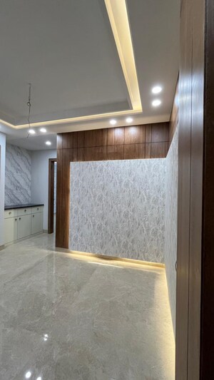 Bedroom in 4 BHK Builder Floor at Unitech Escape, Sector 50 – for Sale