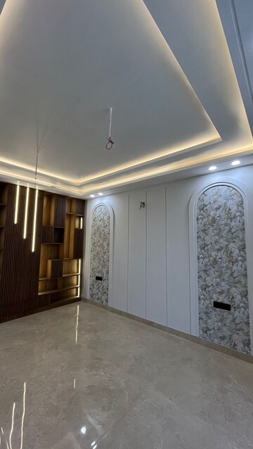 Living Room in 4 BHK Builder Floor at Unitech Escape, Sector 50 – for Sale