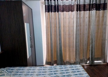 Building Lobby in 3 BHK Apartment at BPTP Amstoria, Sector 102 – for Rent